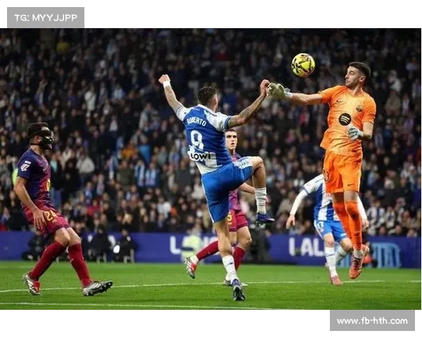 巴萨门神霍安-加西亚获奖，对多线争冠前景表乐观